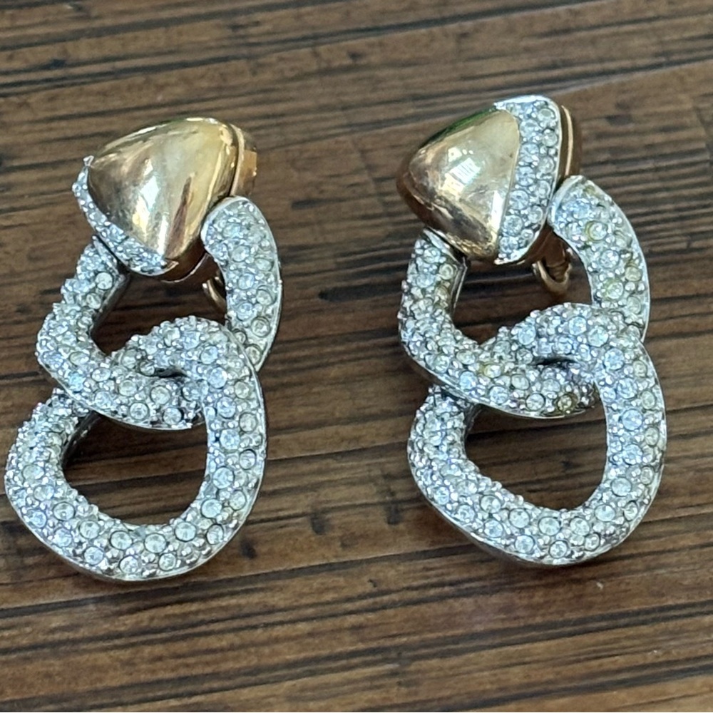 SAL D.S.C SWAROVSKI Crystal Chain Dangle Clip On Vintage Earrings